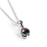 Elegant Necklace in Silver and Black Pearl