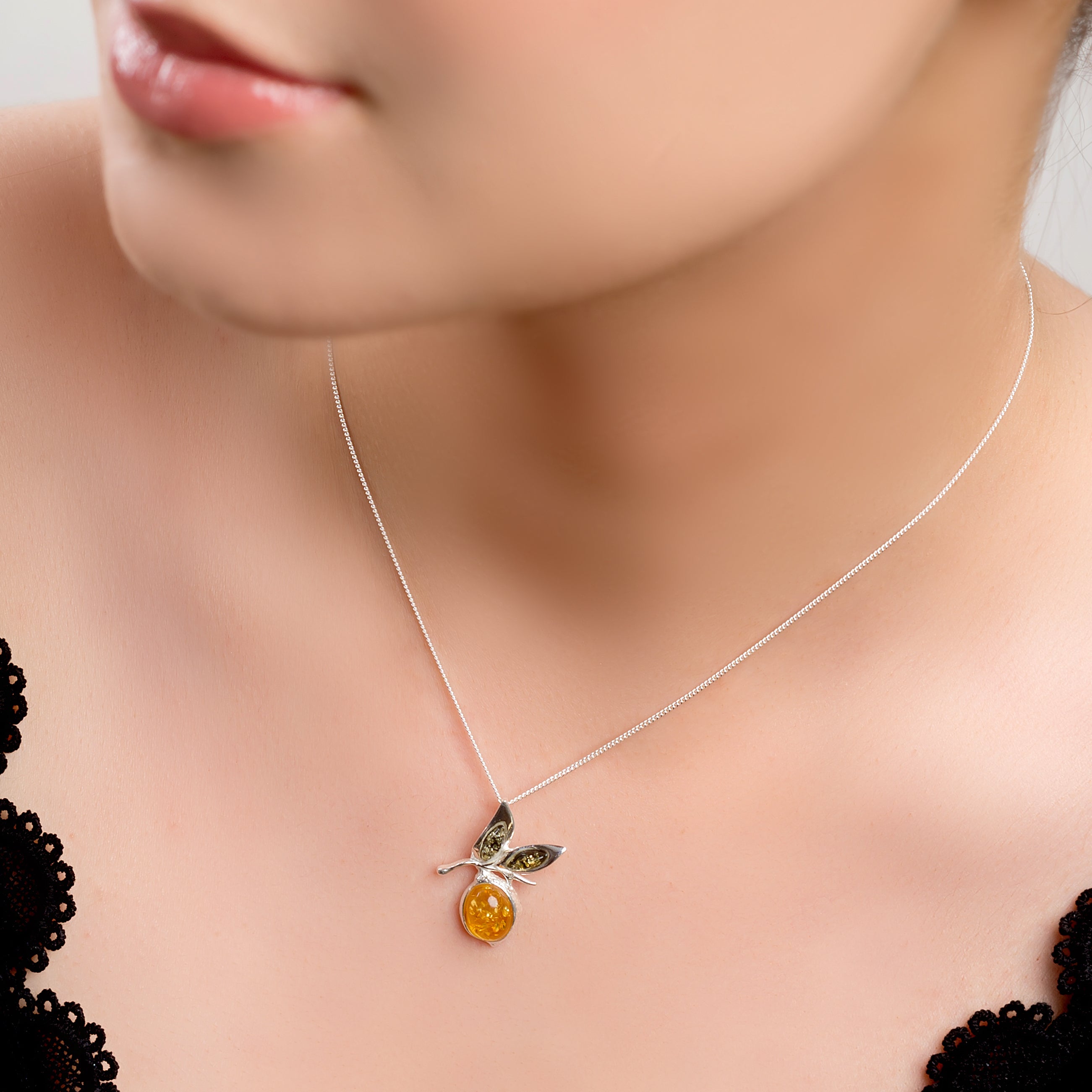 Lemon vines fashion amber necklace